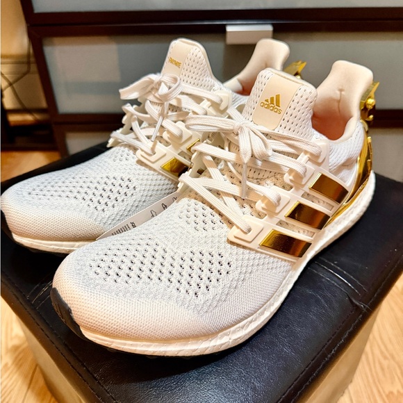 adidas Ultraboost 1.0 Victory Crown White Athletic Shoes - Picture 3 of 6